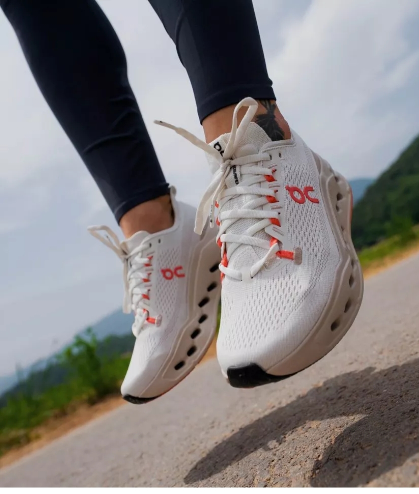 Shoes Cloudsurfer Max Women