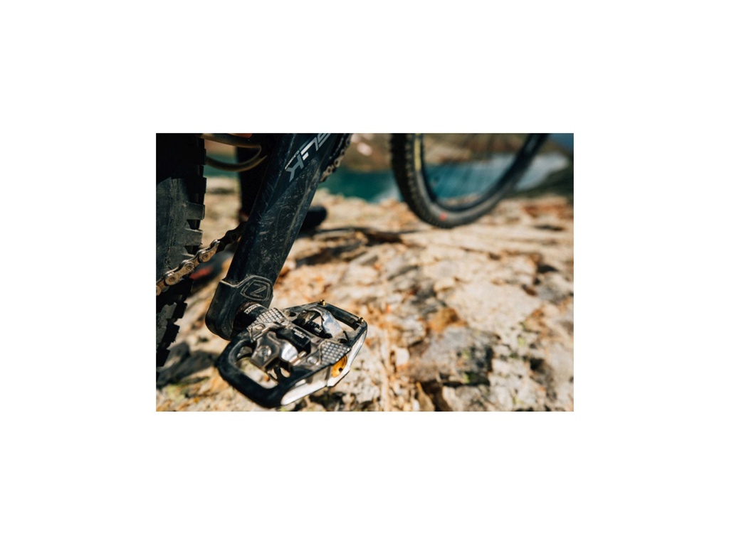 Crank Armor Black